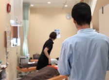 先々週、先週と接骨院の先生が見学に来られました。