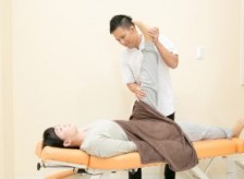 坐骨神経痛の患者様が来院されました、坐骨神経痛は腰部椎間板ヘルニアと大きく関係しています。